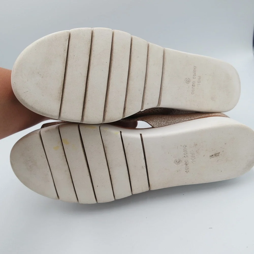 Corso Como Bilanka Womens Rose Gold Metallic Wedge Slide Sandals Size 10M
